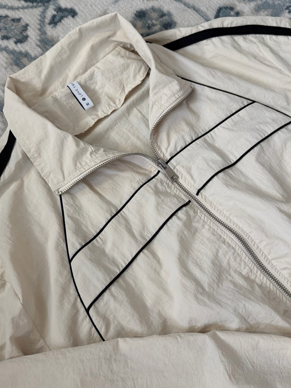 Love Tree Cream Zip-up Windbreaker